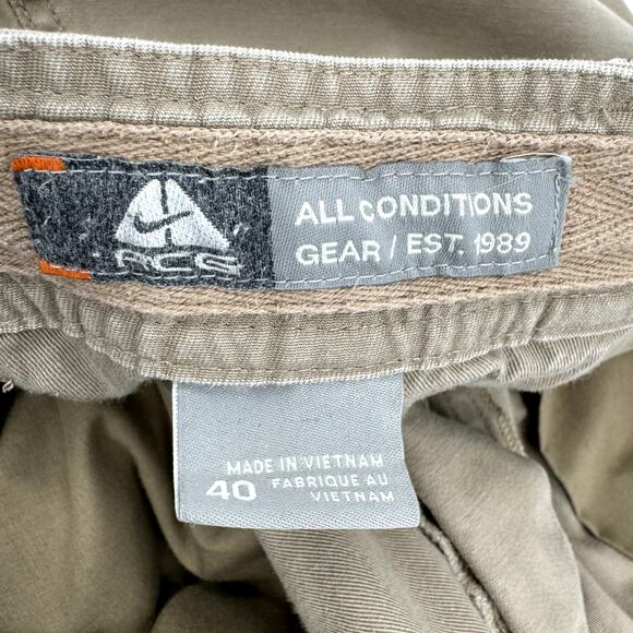 Nike ACG Shorts Mens 40 (40x11) Khaki Tan Cargo All Conditions Gear Cotton - Picture 5 of 9
